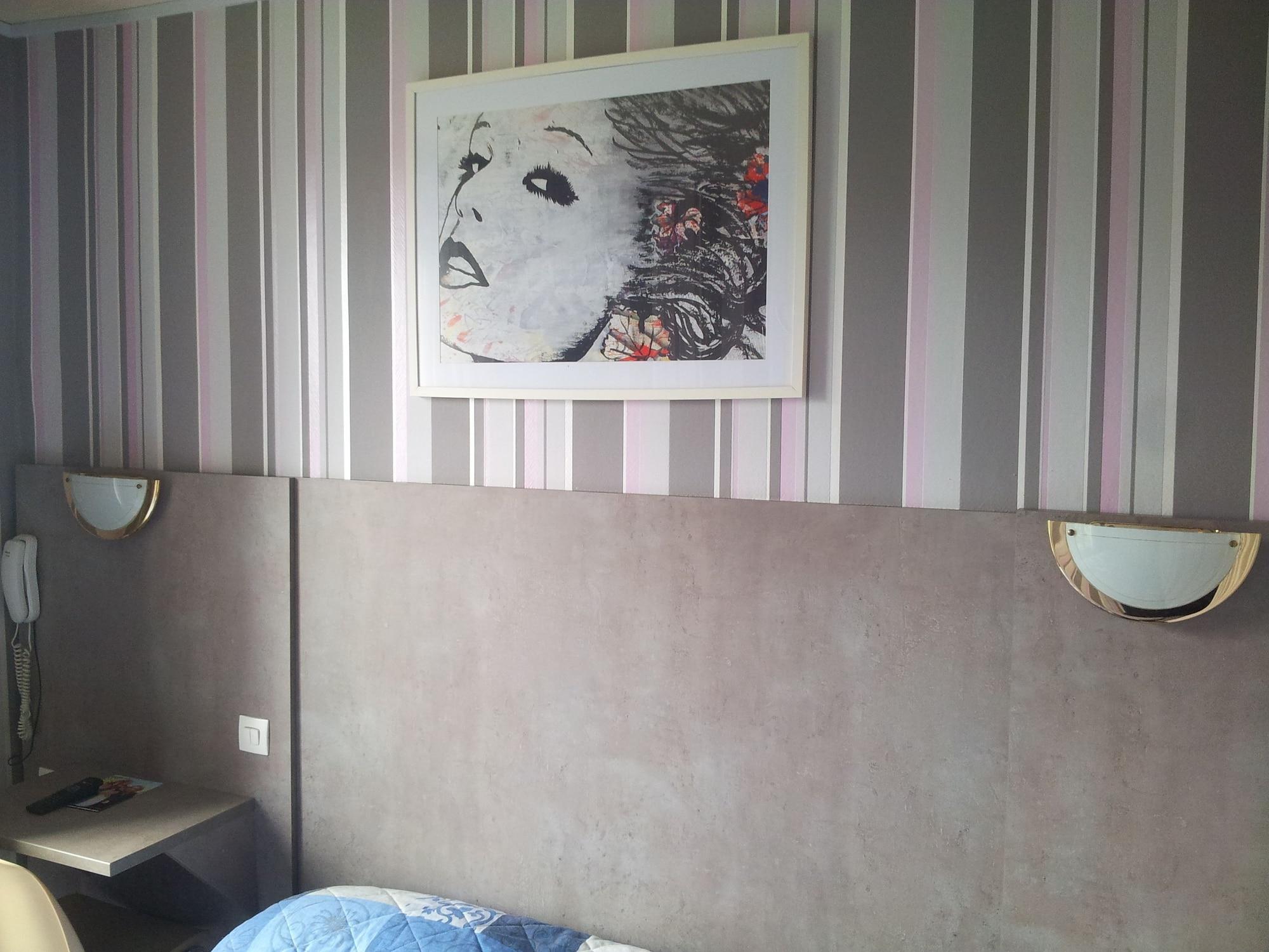 Panam Hotel Paris Gambetta- Place Gambetta-Mairie Du 20 Emme Екстер'єр фото