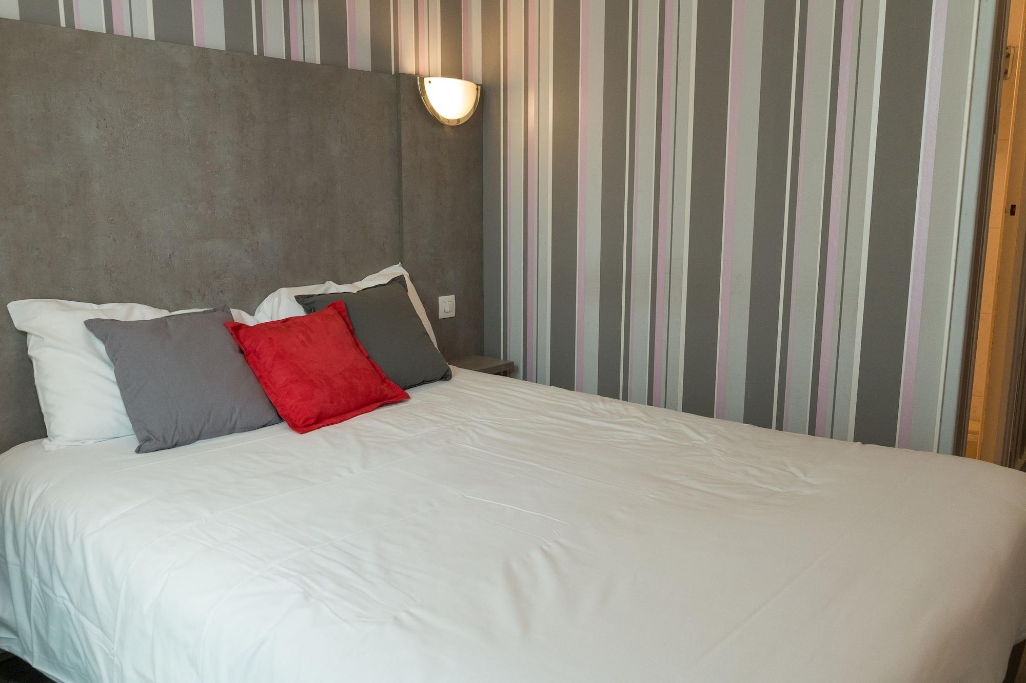 Panam Hotel Paris Gambetta- Place Gambetta-Mairie Du 20 Emme Екстер'єр фото