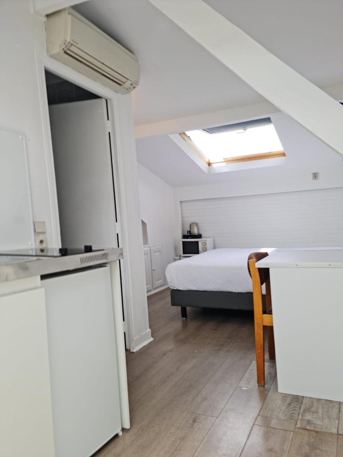 Panam Hotel Paris Gambetta- Place Gambetta-Mairie Du 20 Emme Екстер'єр фото